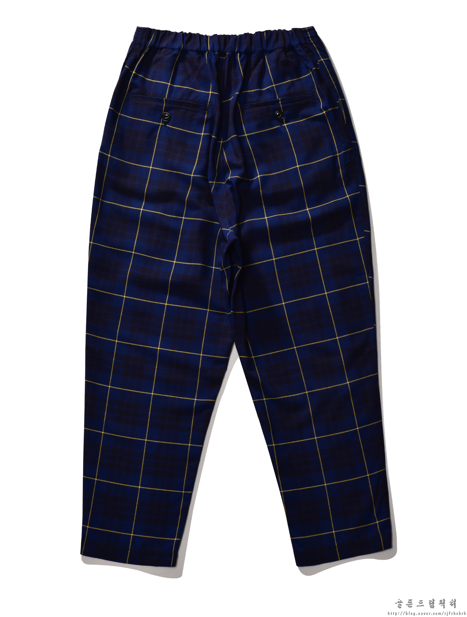 푸른 체크 무늬 바지의 그림자 (Golden Dream Pictures) 2