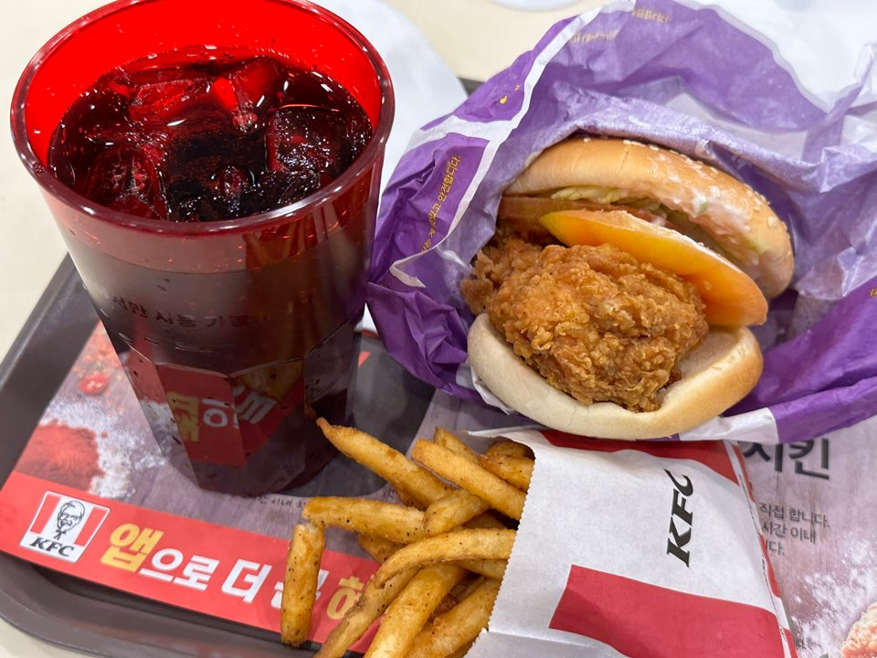 춘천 KFC춘천이마트점 음식