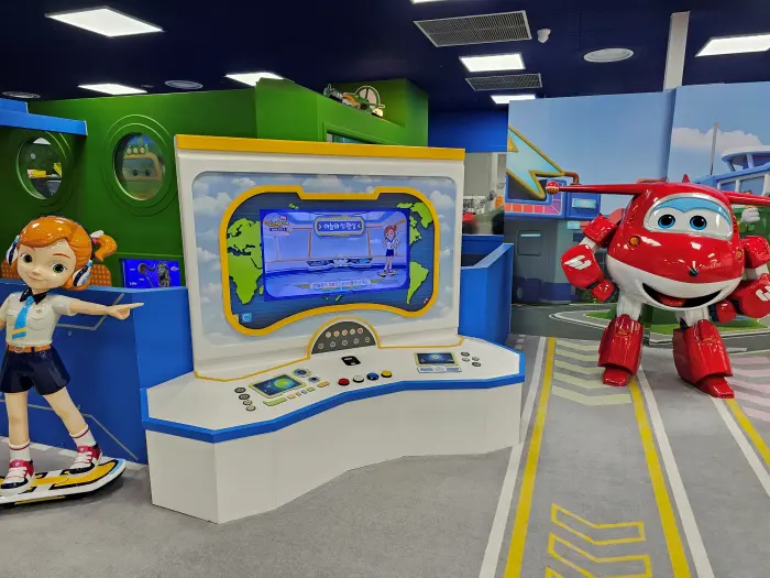 슈퍼윙스 키즈카페 입구