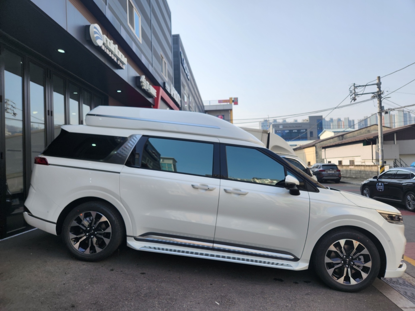 대구 신차 패키지 브이쿨 케이틴트 카니발 KA4 하이 세단 엠보싱 바닥 6