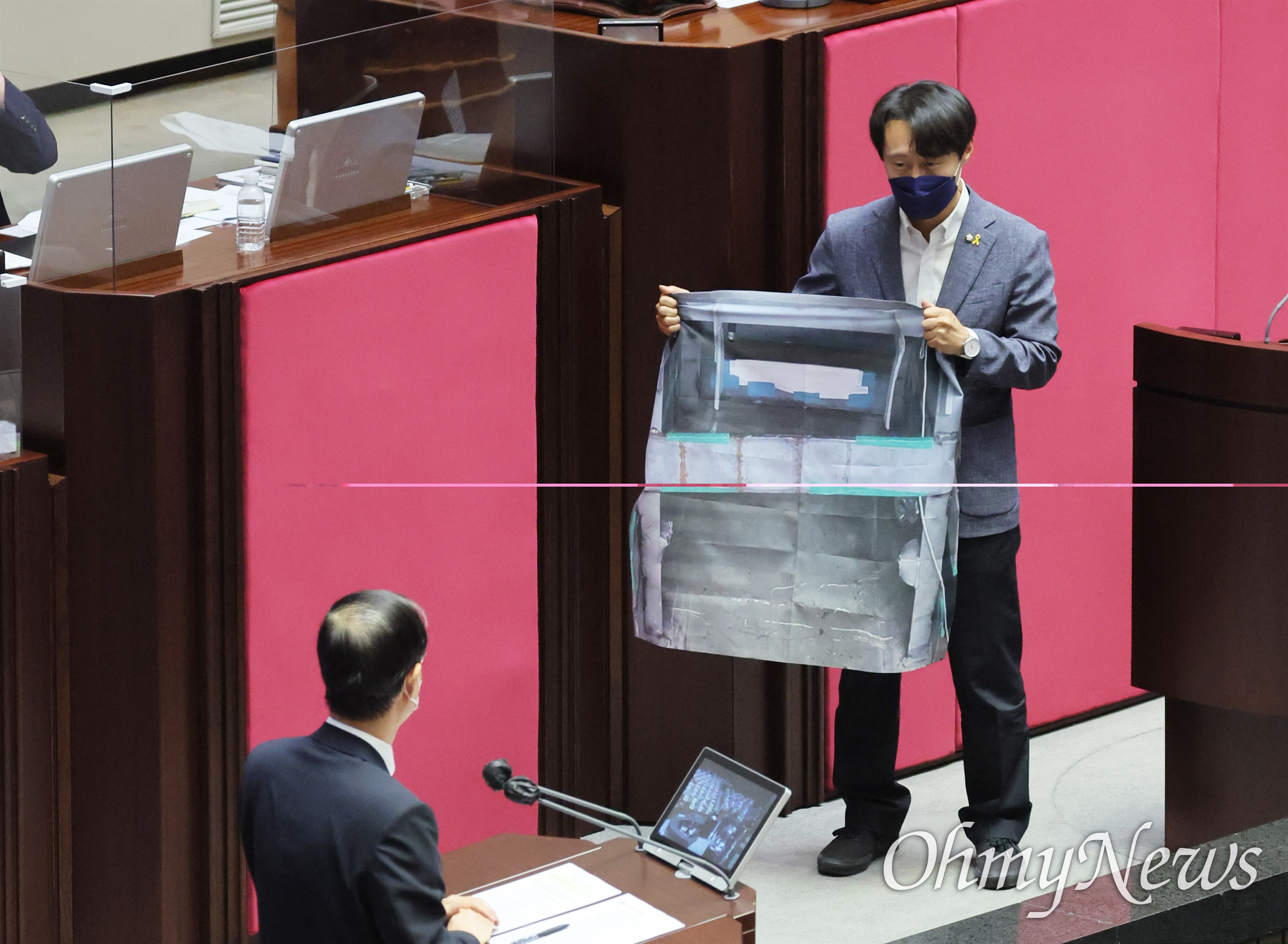  이상민 입 다물게 한 이탄희 "대우조선 불법엔 왜 한 마디 없냐"