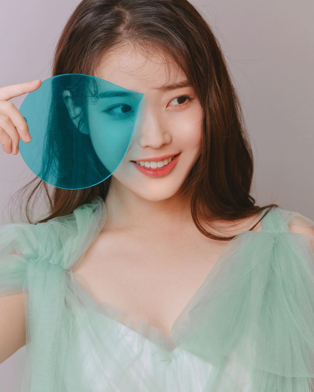  아이유 참이슬 화보등 사진 모음 - 1