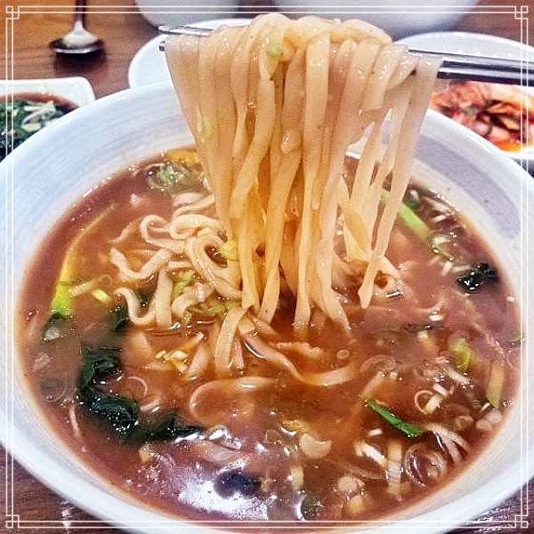  생방송 오늘저녁 강원도 횡성식 칼국수 오늘은 국수 먹는 날 태능 입구, 먹골역 추천 맛집 호박볶음 비벼 먹는 비빔 칼국수, 건진국수, 들기름칼국수, 된장칼국수, 고추장칼국수 2065회 방송 정..