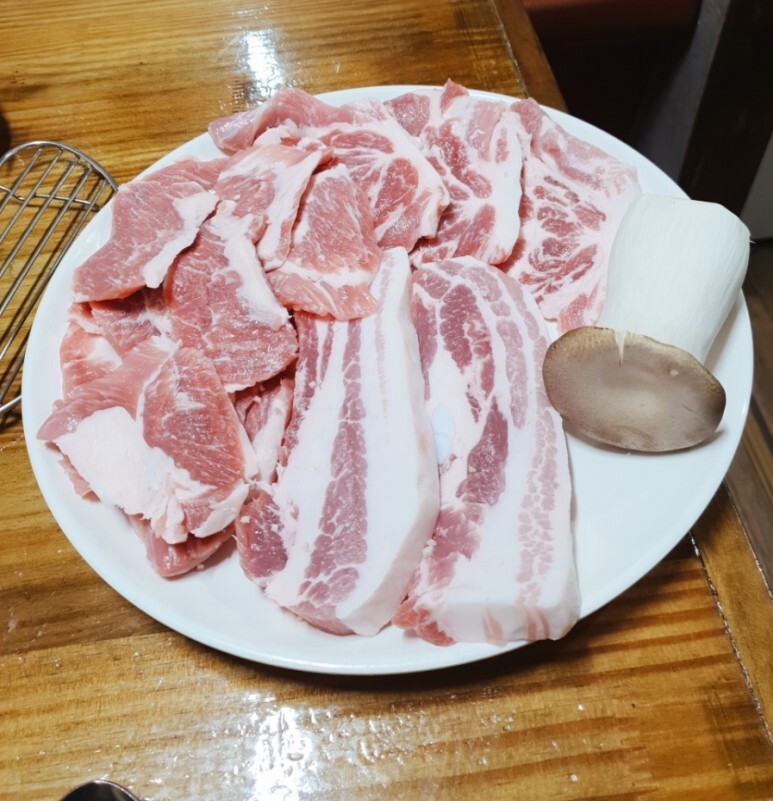 참숯뒷고기 이미지