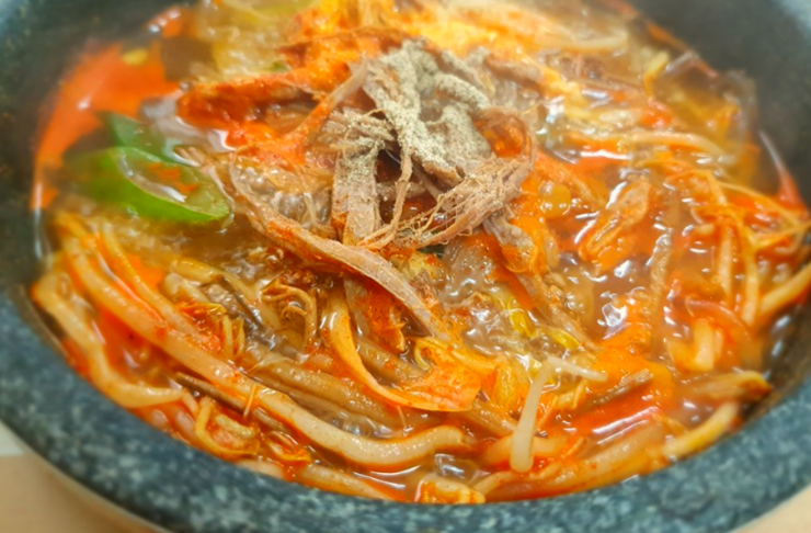 돌솥-육개장-고기