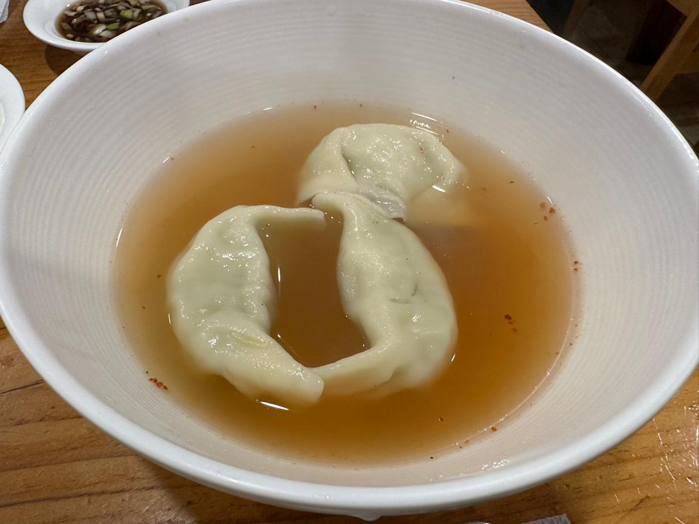 뉴만두집_만둣국