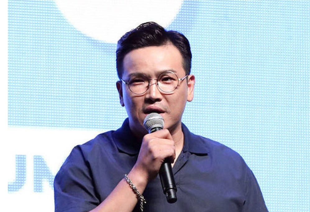  '구속 기소' MC 딩동 "쌍둥이 아들에게 부끄러워" 최후진술 음주운전을 하고 단속하는 경찰을 들이받는 등 혐의로 구속돼 재판 정차를 요구한 경찰관을 위협한 혐의
