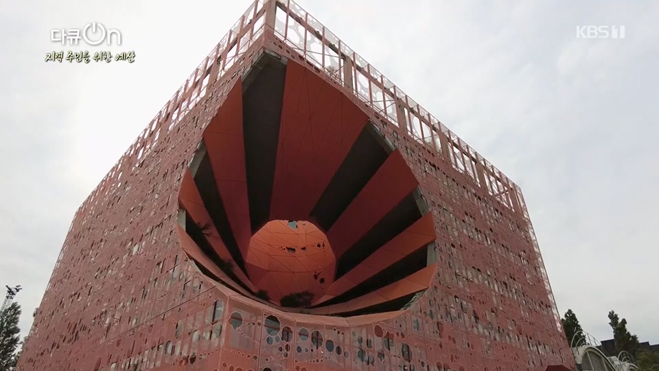 다큐 On.E203.230624p.H264-F1RST.mp4_20230708_173333.878.jpg