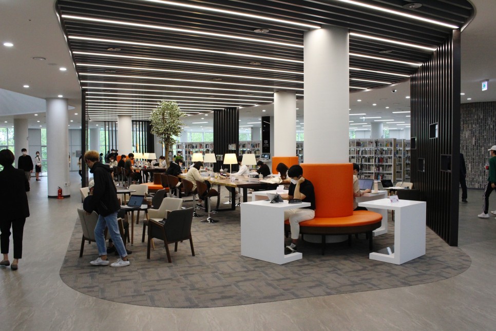 ●도서관 신축 개관식 참석한 전남대 '정보마루' 5