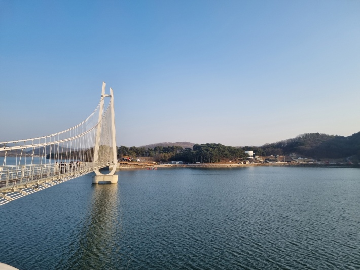 출렁다리