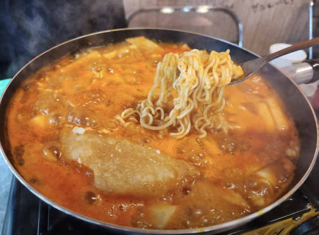 나혼자산다 도영 구리 즉석떡볶이 맛집 (벅시분식)