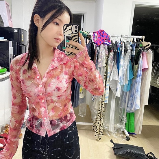  속옷 노출이 사생활?? 이하이, 다이어트 성공파격 패션중!!