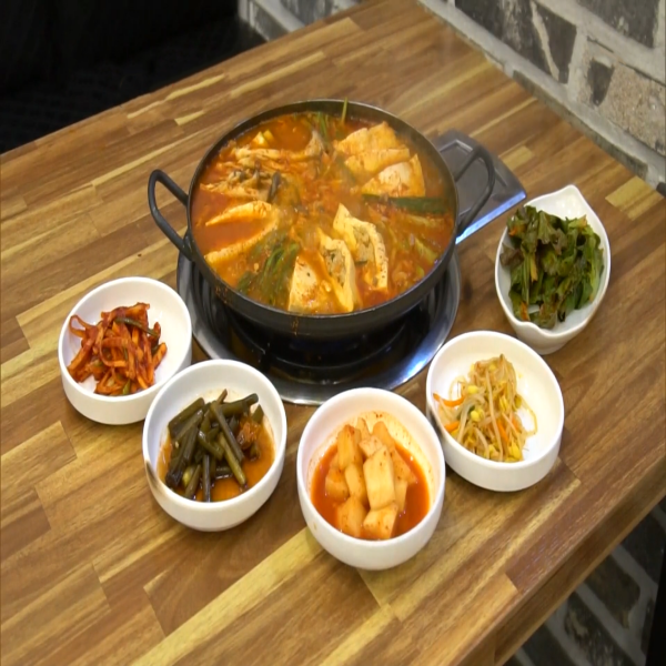  대전 법동 맛집 매봉식당 두부전골 생방송오늘저녁 연매출 5억 고기품은 두부전골