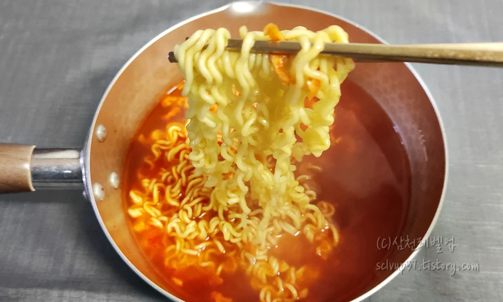 콩나물김치라면 면발
