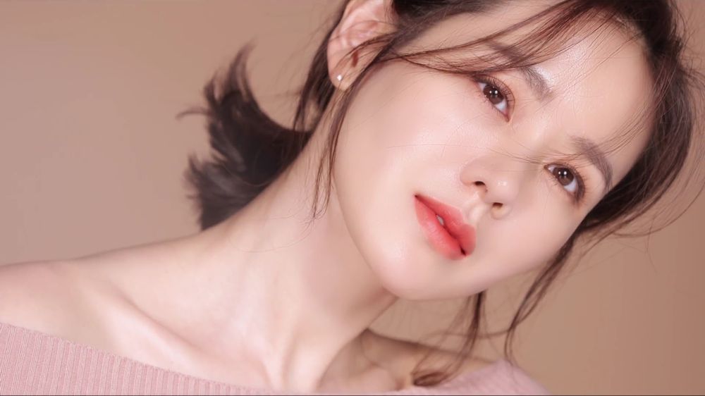  배우 손예진의 나이는? (전 남자친구,현빈,키)