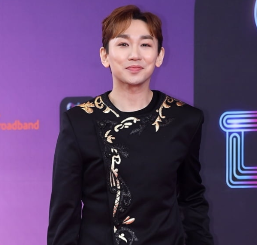 김호영 뮤지컬 배우 프로필 나이 키 동성 성추행 게이 루머 김호영 뮤지컬 배우 프로필 나이 키 동성 성추행 게이 루머