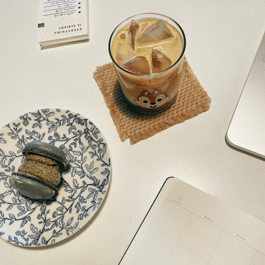 안부를 묻는 따뜻한 연말:) 굿바이 2021! 배민x우유배달 어르신의 2