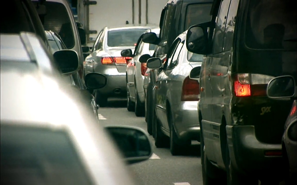 지식채널-e모두의 도로길 위, 누군가의 삶은 멈추었고 세상은 빨라졌다.mp4_20220506_205909.924.jpg