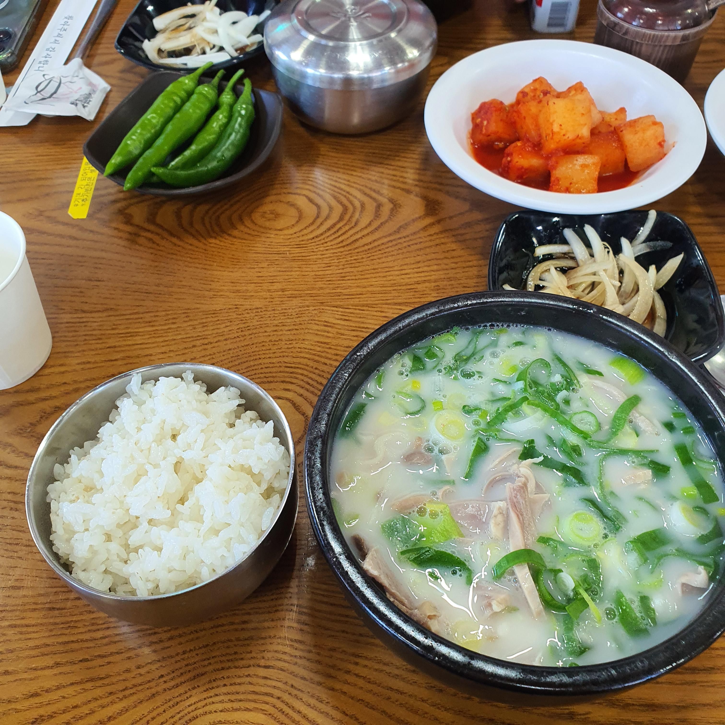  대명유수지 달성습지 맛집 화원 '장작국밥' 추천, 돼지국밥인데 사골육수 진한 맛, 인근 사장님들 단골 맛집, 장작 가마솥에 끓이는 육수 볼거리, 주차공간 많음