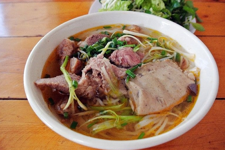  한국인 입맛에 맛는 베트남 음식들, 여행시 챙길것, 퍼, 분짜, 반미,껌가, 스엉, 반세오, 꾸온, 카페 스아다, 케페 쫑
