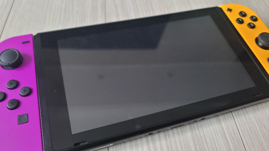 닌텐도-스위치-앞면