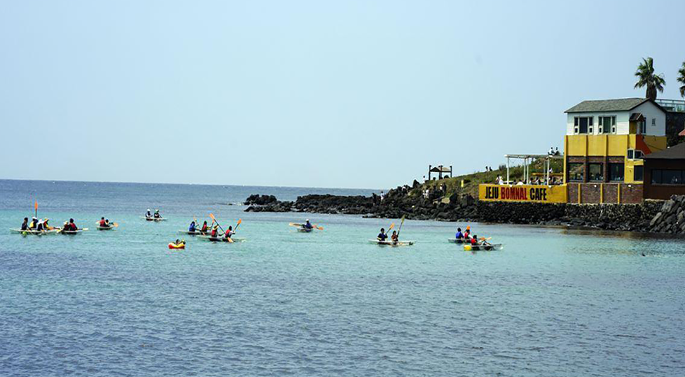  월정리해변 // 제주도여행의 필수 여행코스인 에메랄드빛바다 월정리해변을 더욱 특별하게 즐기는 제주 투명카약 참여