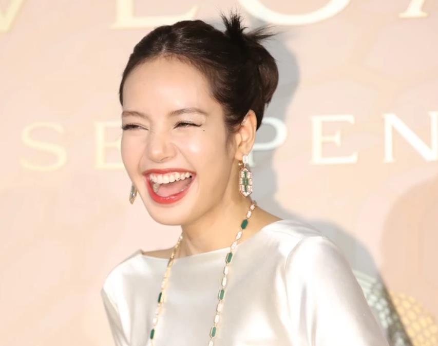  블랙핑크 리사 YG와 재계약 안한다? 주가 급락 중