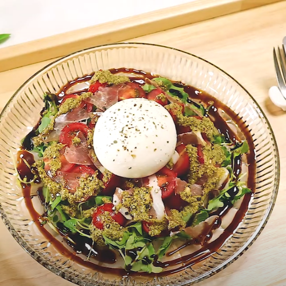  브라타치즈 샐러드 만들기 ! 토마토 & 바질 넣어 건강하고 상큼하게!