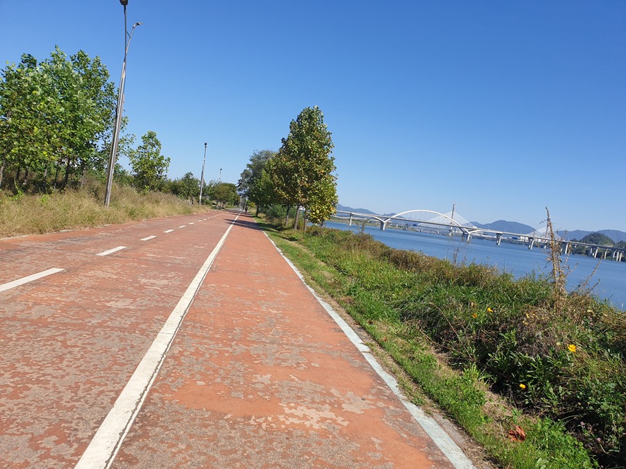 구리-한강-춘천까지-이어지는-자전거길