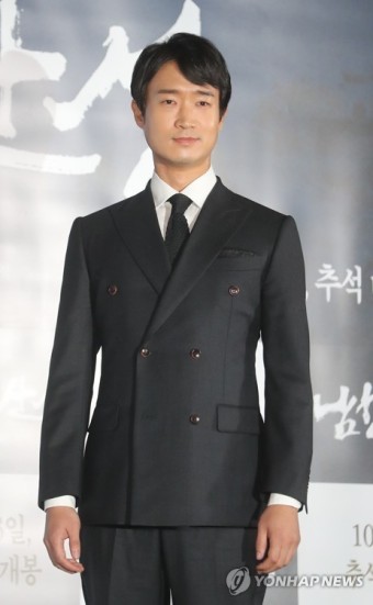 조우진 남자배우상 과거 결혼 아내 94