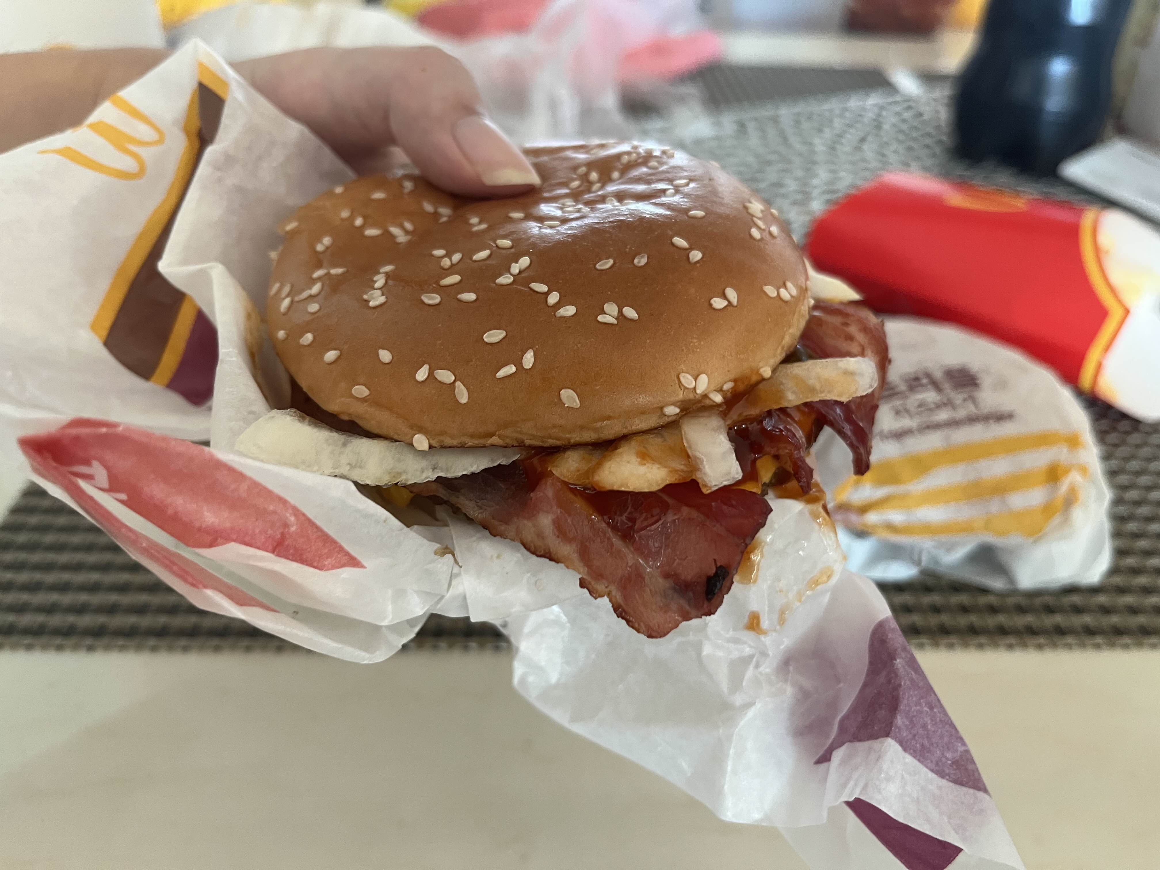  맥도날드 신메뉴 쿼터파운더 치즈 BBQ 베이컨 후기