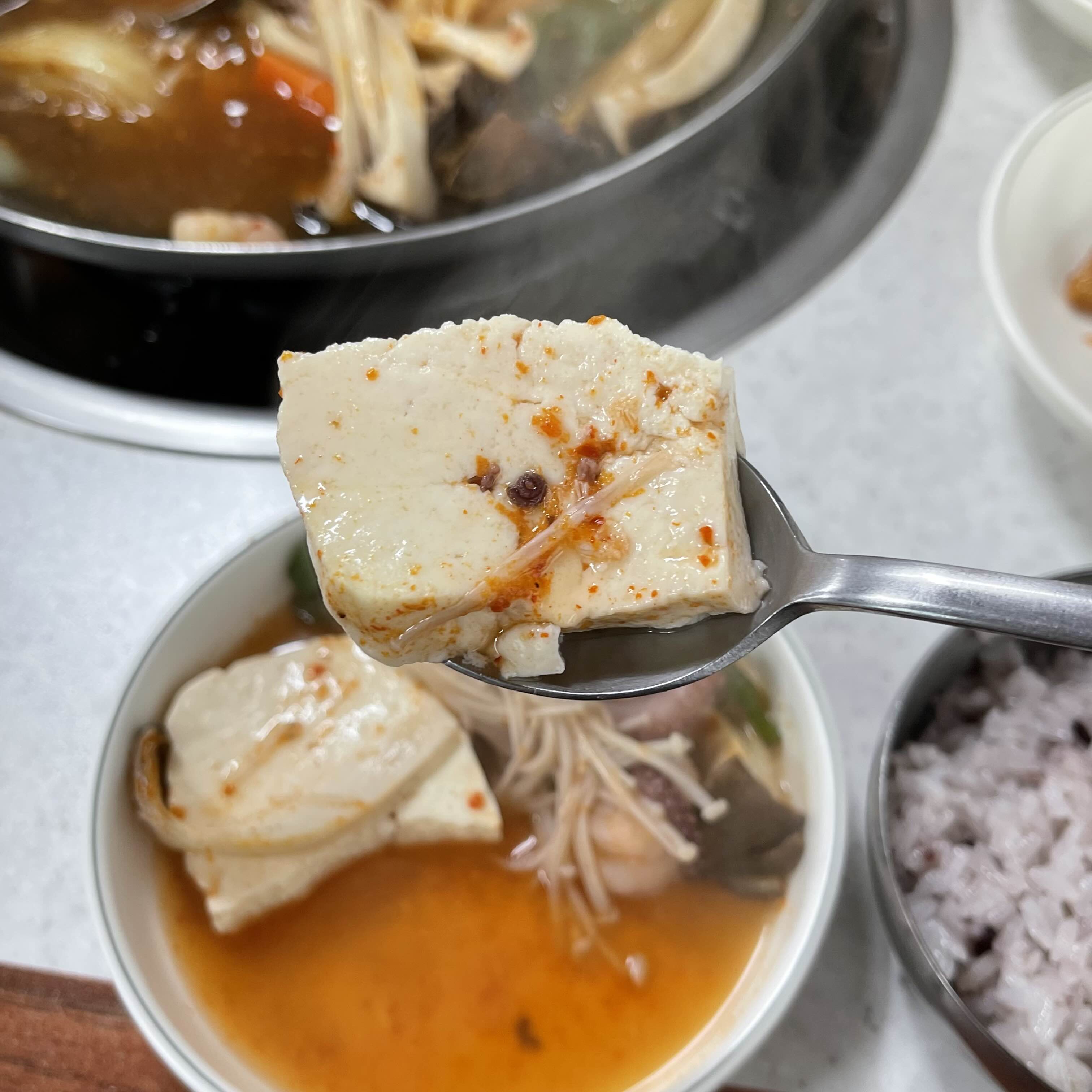 Jeukseokdubuchonsikdang (즉석두부촌식당) 2