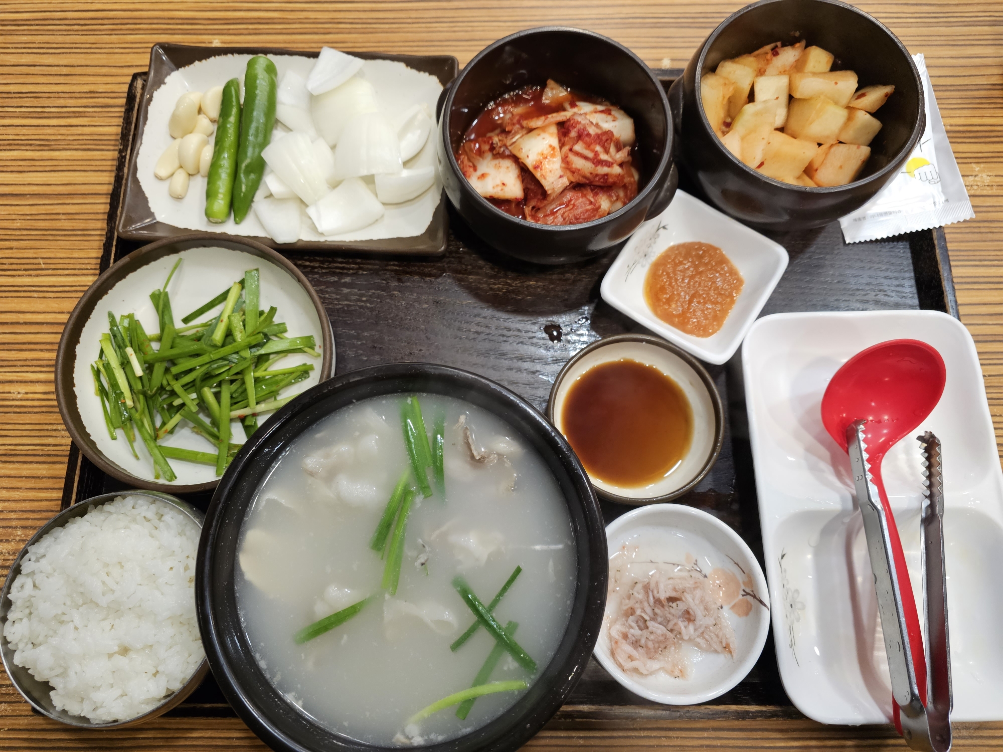 출근길 돼지국밥 이미지