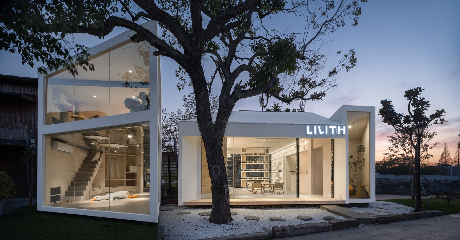  기하학적 도형의 조합을 살린 모던한 상점 건축 <LILITH House>