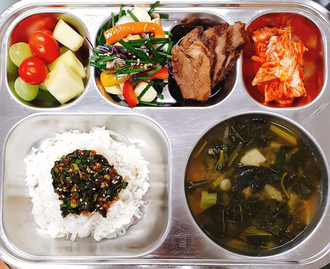 학교급식, 서울 당중초등학교에 3