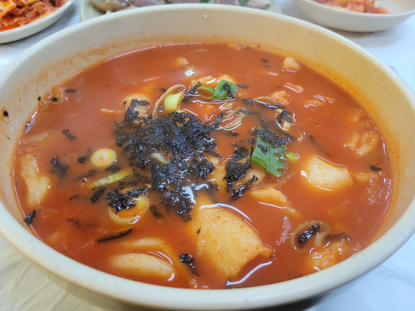  [천안 불당동 이마시아]김치 수제비, 칼국수, 소머리수육/9000원의 행복