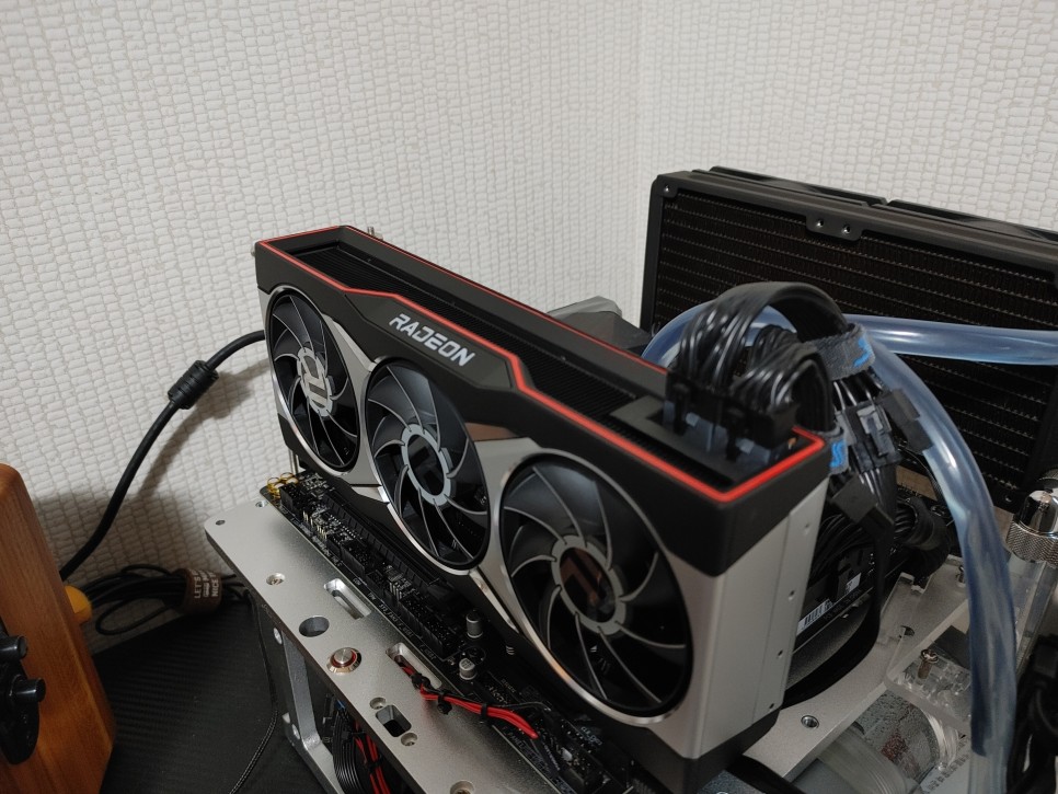 라데온RX6800XT 그래픽카드