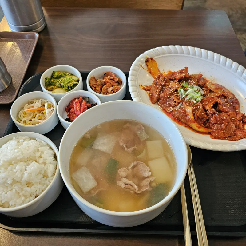 까치식당 망포점 오늘의 특선 소고기무국