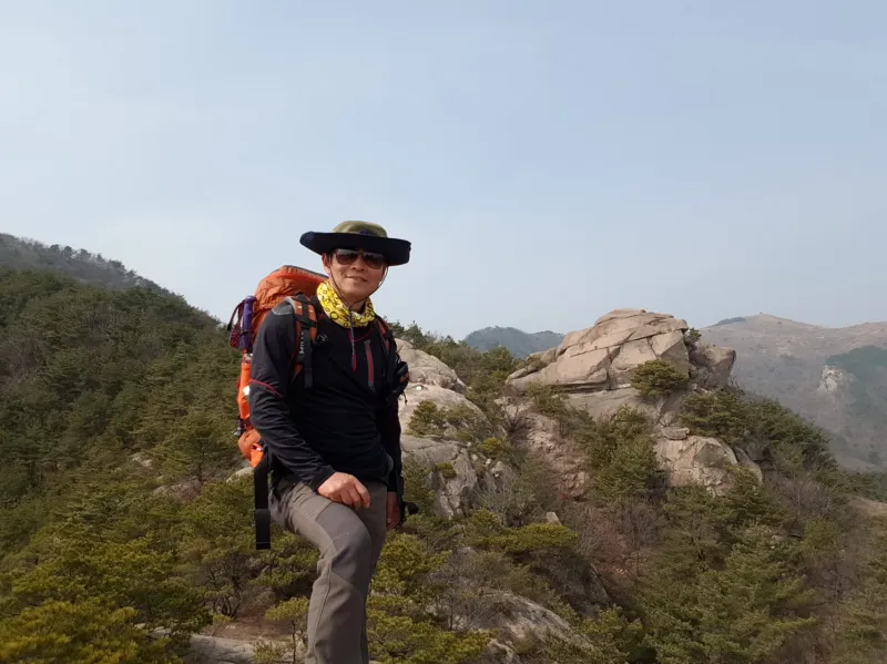 경남 합천 감암산 칠성암을 배경으로