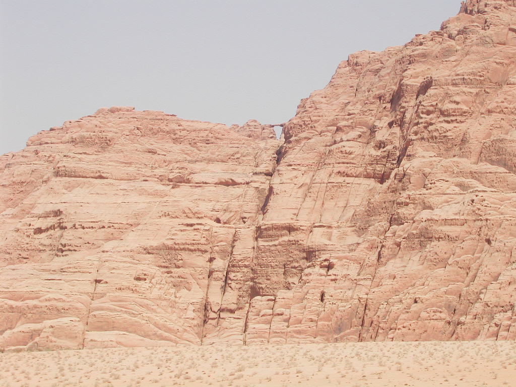 요르단-와디럼사막투어-기암괴석위-돌다리