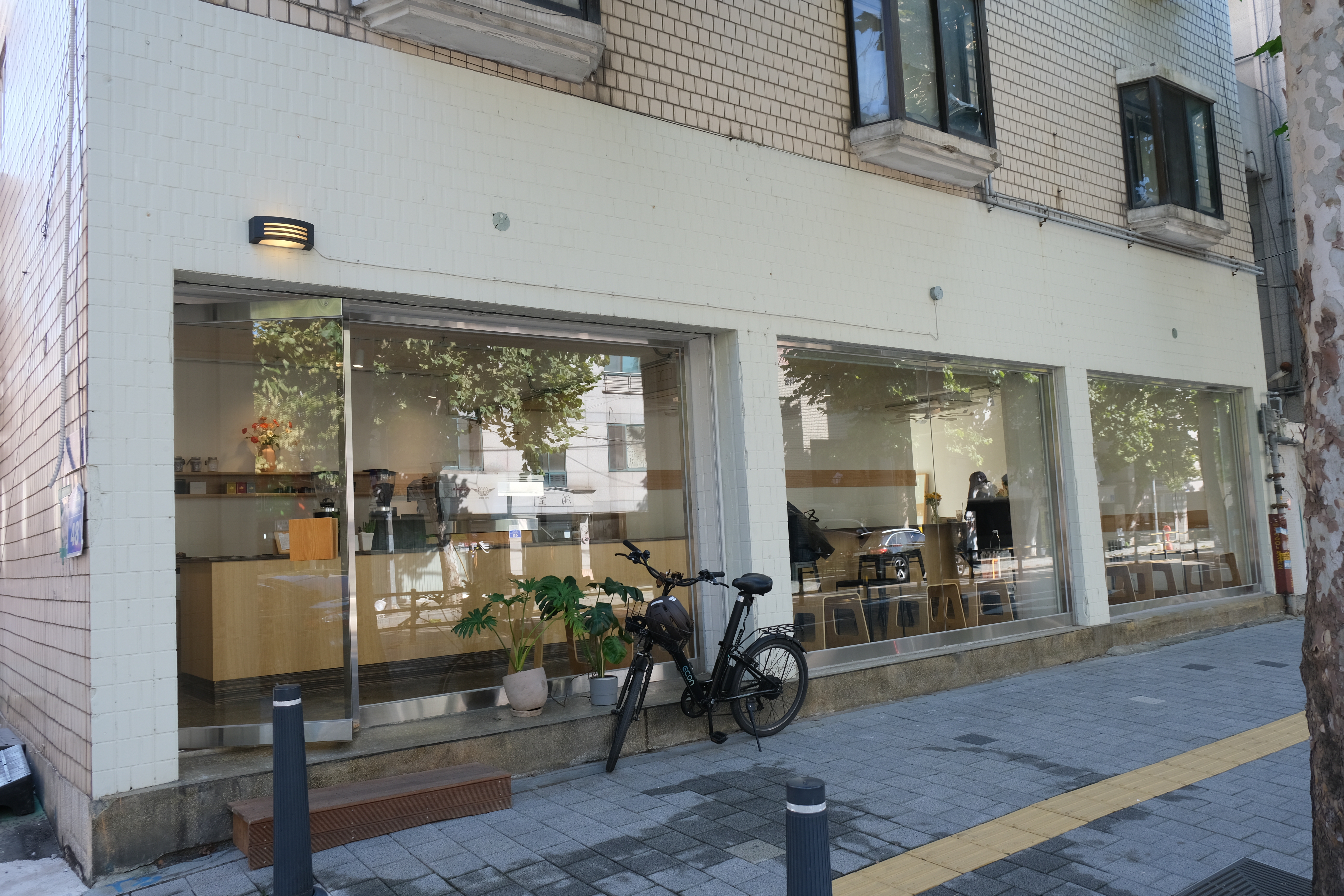  낯선 도시를 여행하는 기분, 망원동 '커퍼시티'(cuppacity)