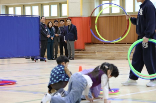 尹, '늘봄학교 후퇴 불가, 반드시 성공해야'