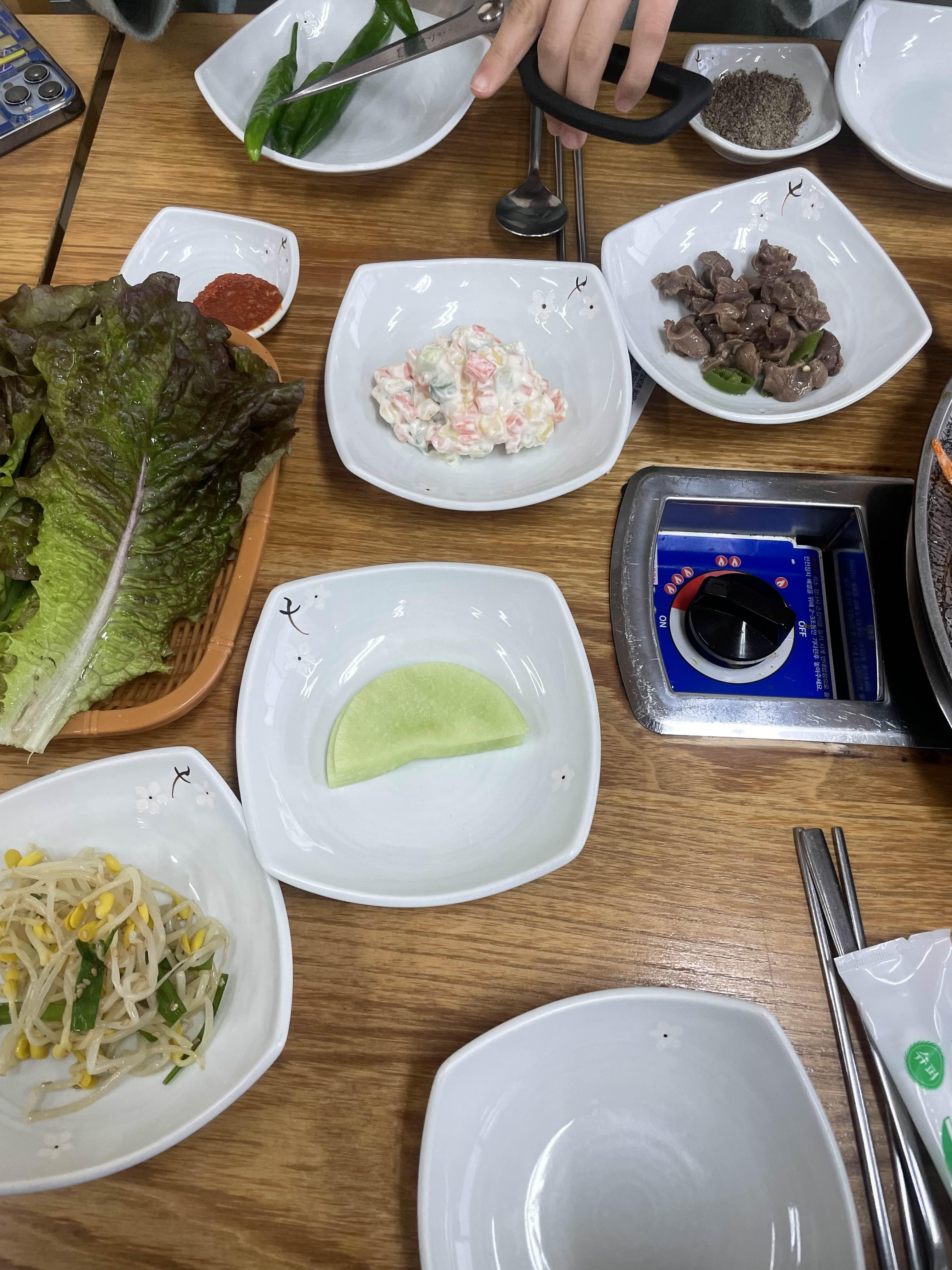 밑반찬도 맛있는 오리앤오리
