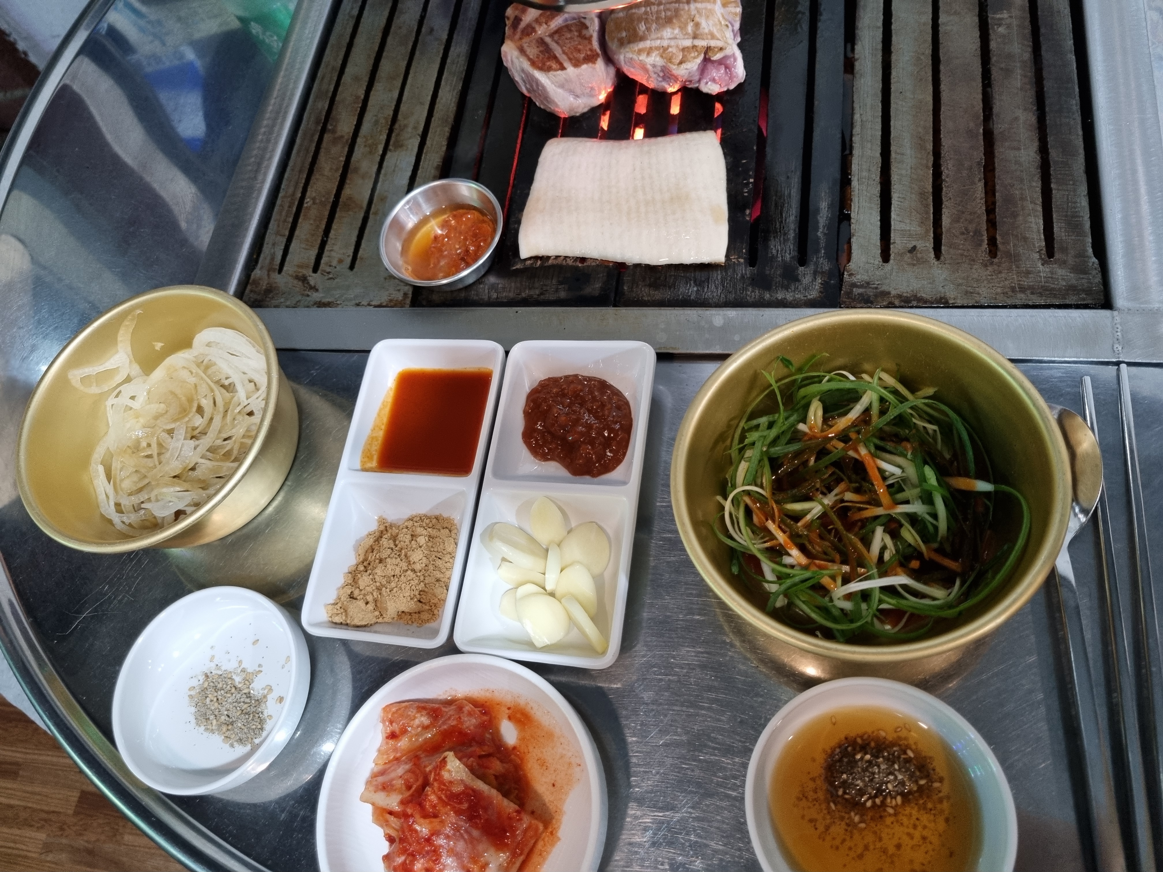 8900이면도야지 이미지