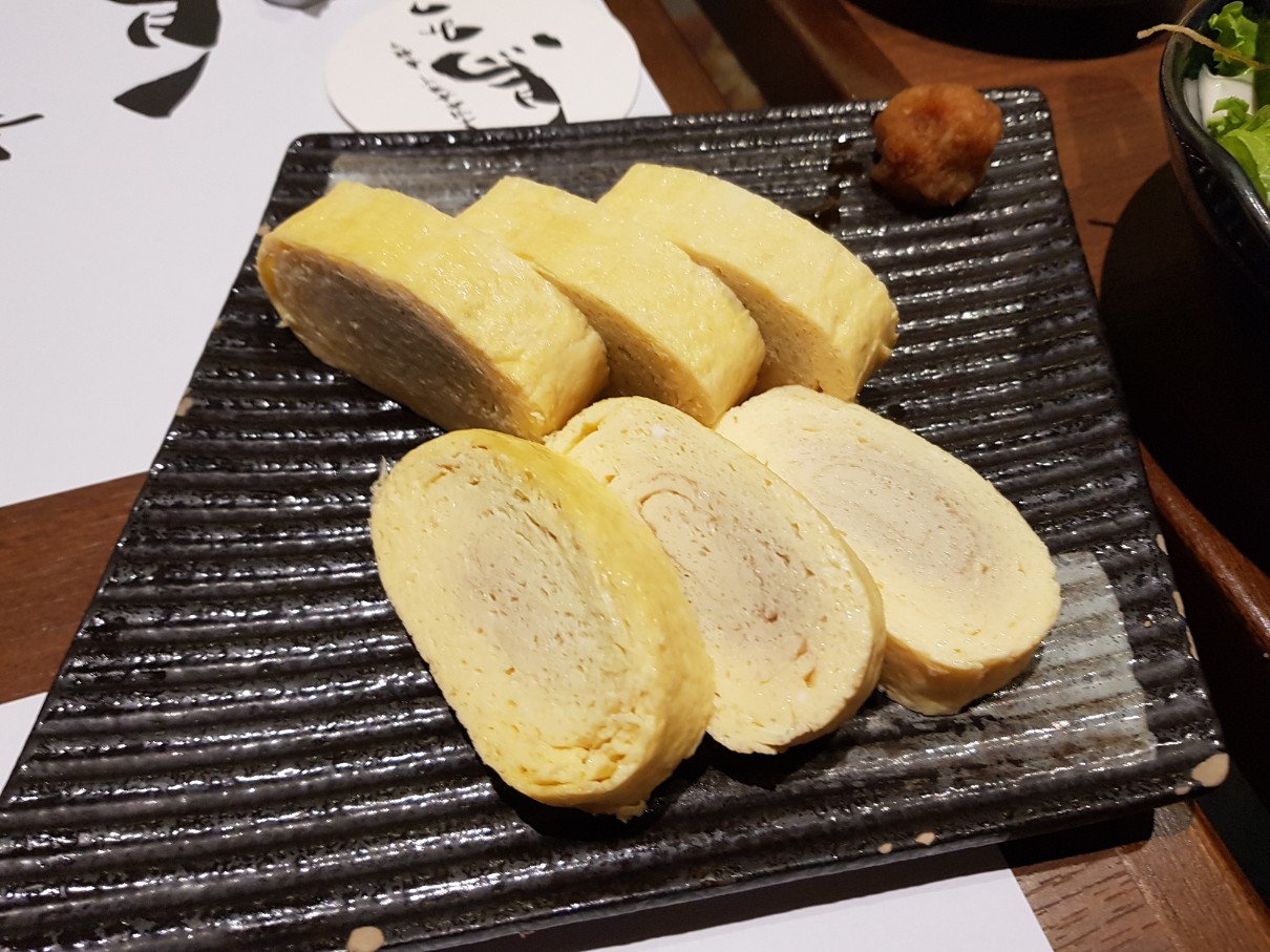 호치민 1군 레탄톤 일본인 거리 닭꼬치(야키토리) 전문점 TORIMITSU - 계란말이(Dashimaki)