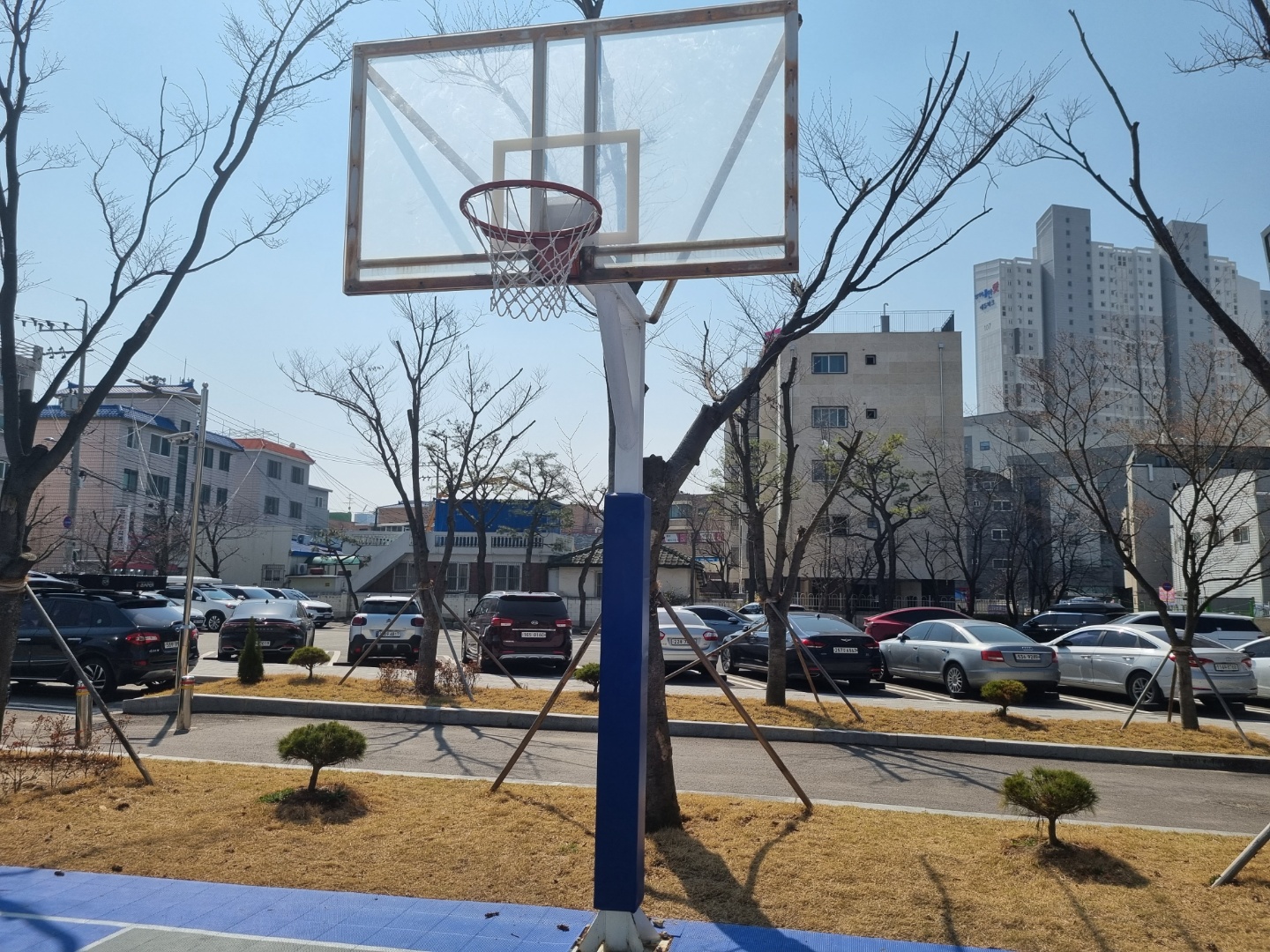 [날개스포츠] 용인덕영고등학교 농구대 보호대 설치, 농구대 보호대 교체 작업