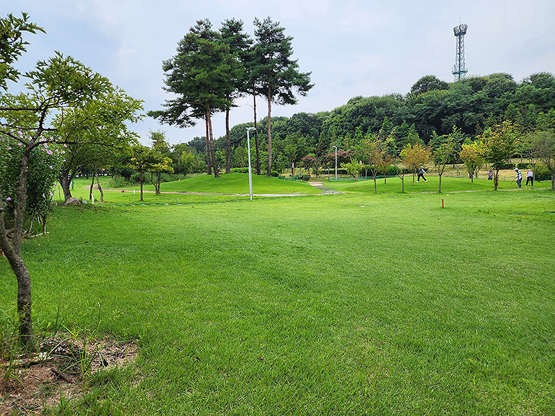 아산시 둔포파크골프장. 아산시 둔포면 석곡리 1480 (아산둔포중앙공원 내)