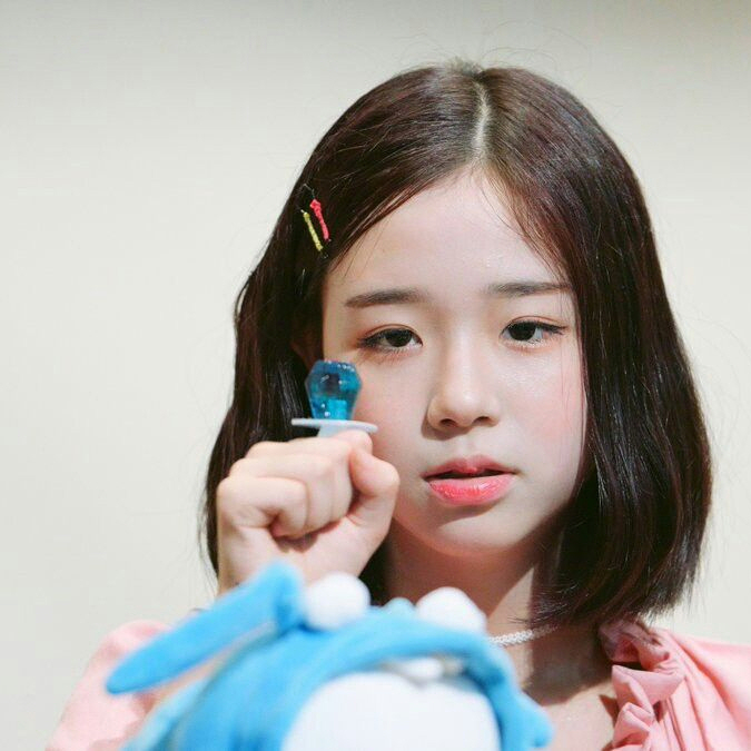 버스터즈 채연 사진 프로필
