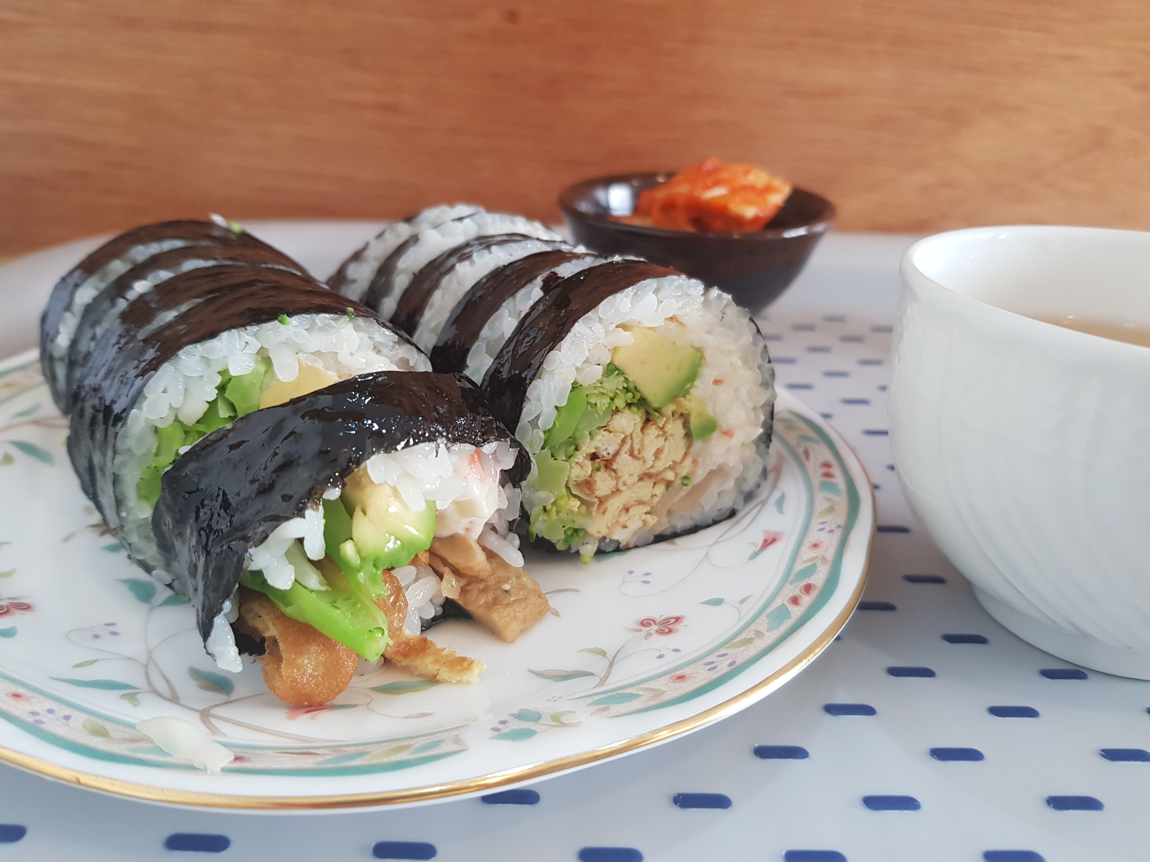  홍대입구 올바른 김밥, 허름해도 착한 김밥집(feat. 아보카도)