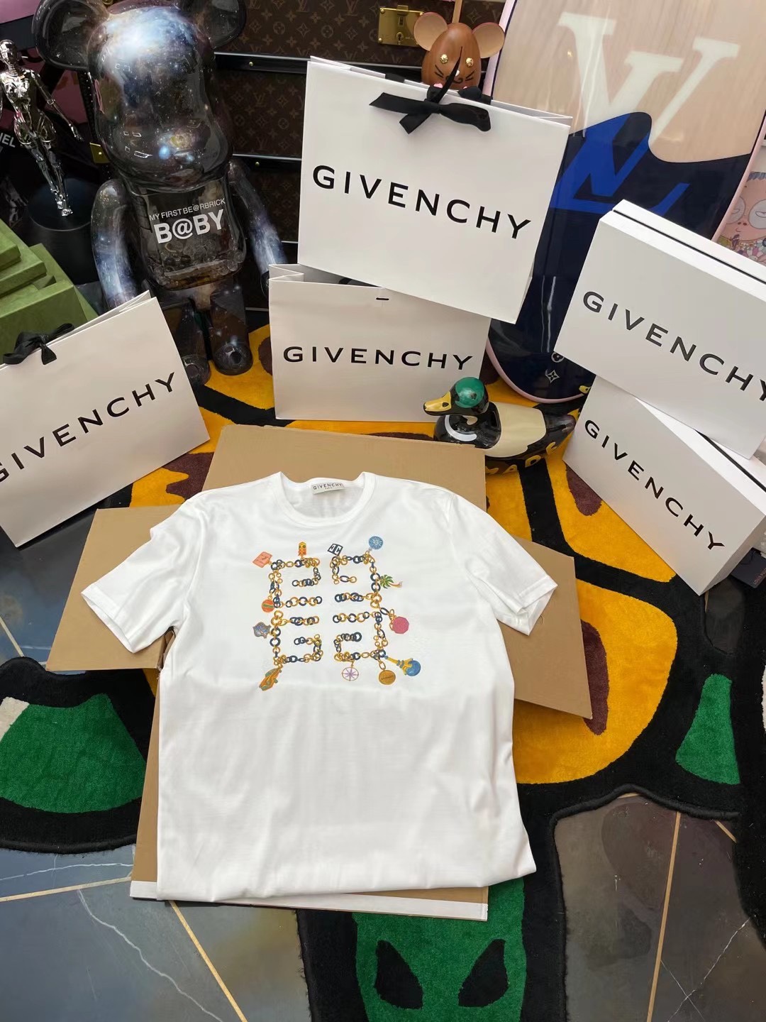  [GIVENCHY] 지방시 멀티컬러 클립 반팔 티셔츠 (2 COLOR)